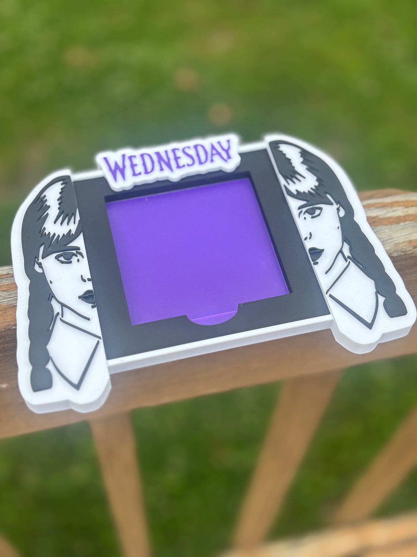 Girls Sticky Note Holder